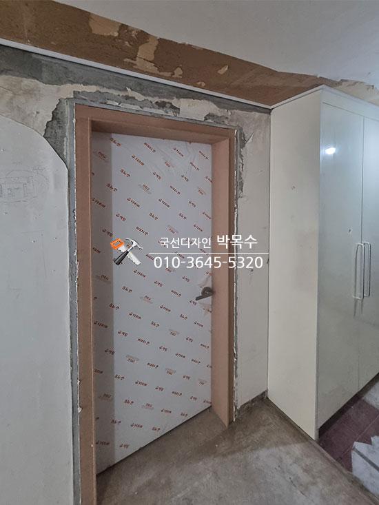 수납장 진입로의 게이트 마감 작업