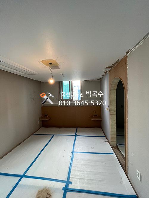 곡선미가 돋보이는 아치형 게이트의 형태