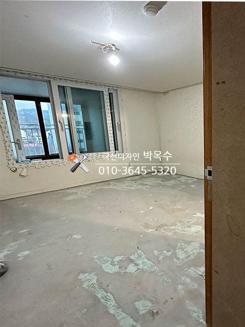 단열과 평탄화 작업이 한창이던 방
