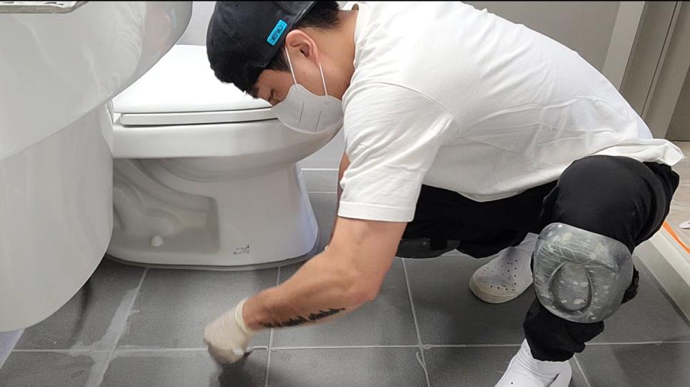 묵은 때를 제거하기 위한 정밀 세척 과정