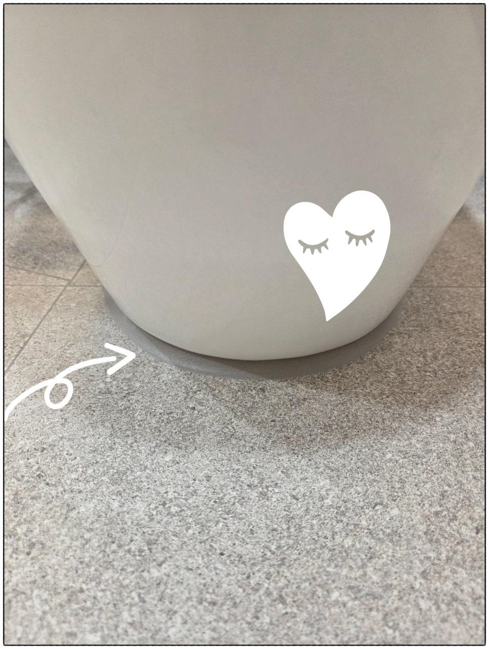 잔상 없이 깨끗하게 마무리된 욕실 바닥