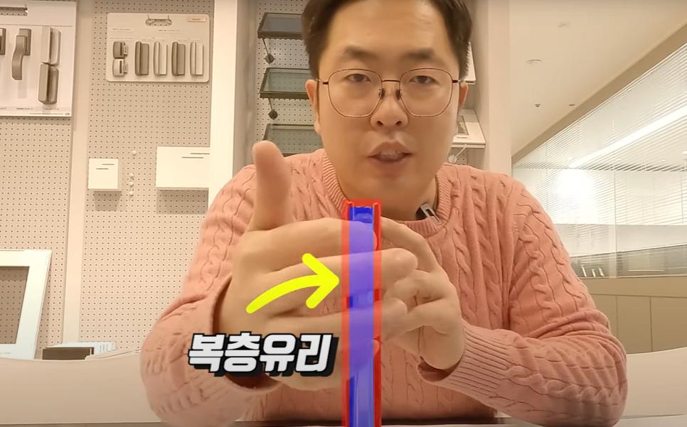 인테리어 전시 공간에서 확인하는 창호 자재