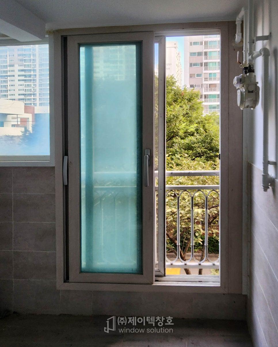 맑은 시야를 선사하는 투명한 유리창
