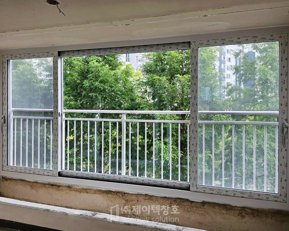맑은 시야를 제공하는 거실 창호