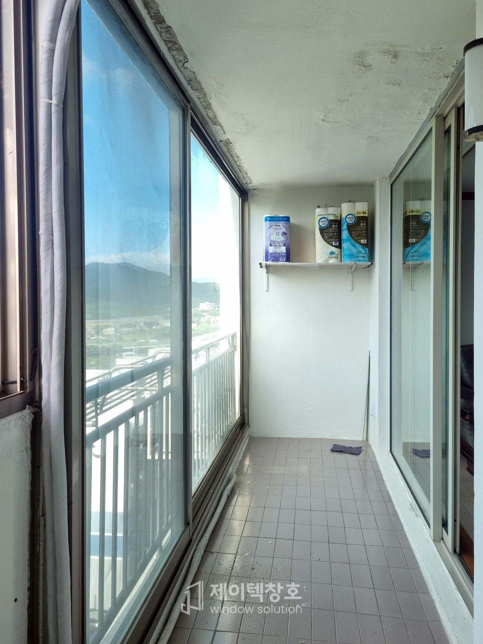 발코니 외창에 KCC VBF140 모델을 설치하는 과정