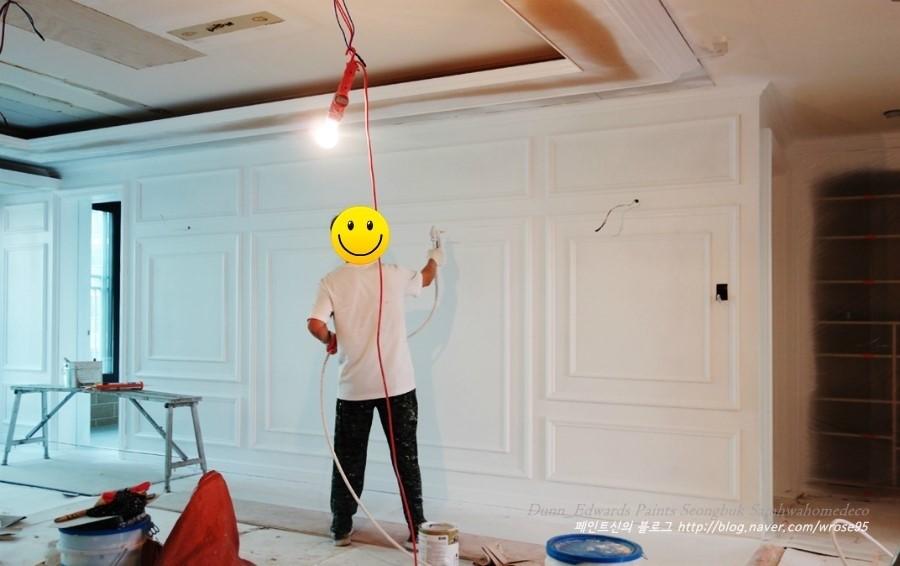 정비된 수공구와 작업 준비 상태