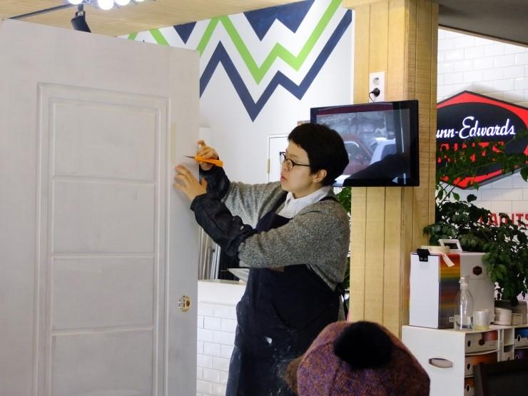 하도 작업이 완료된 도어 페인팅 실습