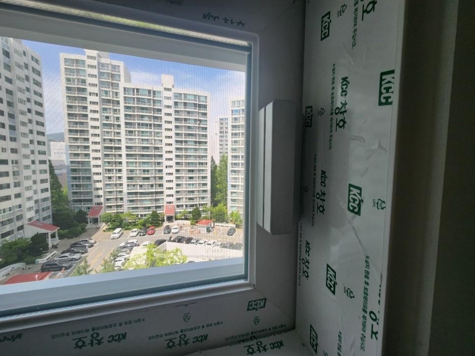 벽면에 KCC 보온재가 보강된 창호 주변
