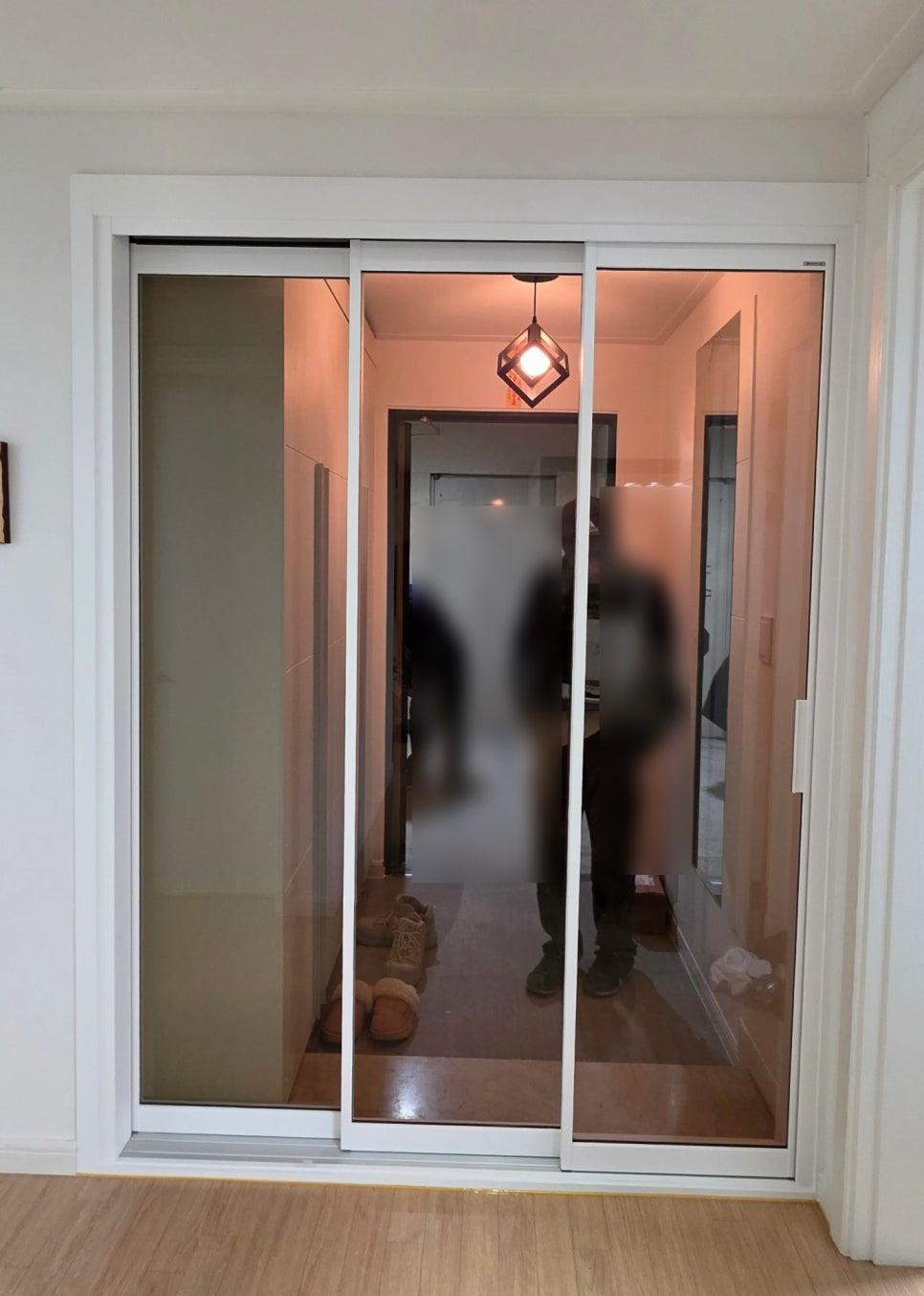 새로운 변화를 기다리는 현관 입구