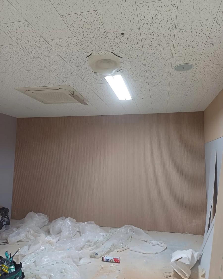 식물이 들어올 설렘이 가득한 조경 공간 내부