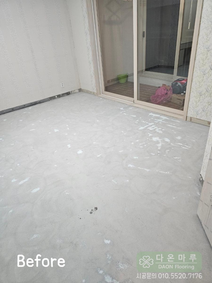 새로운 변화를 기다리는 실내 공간