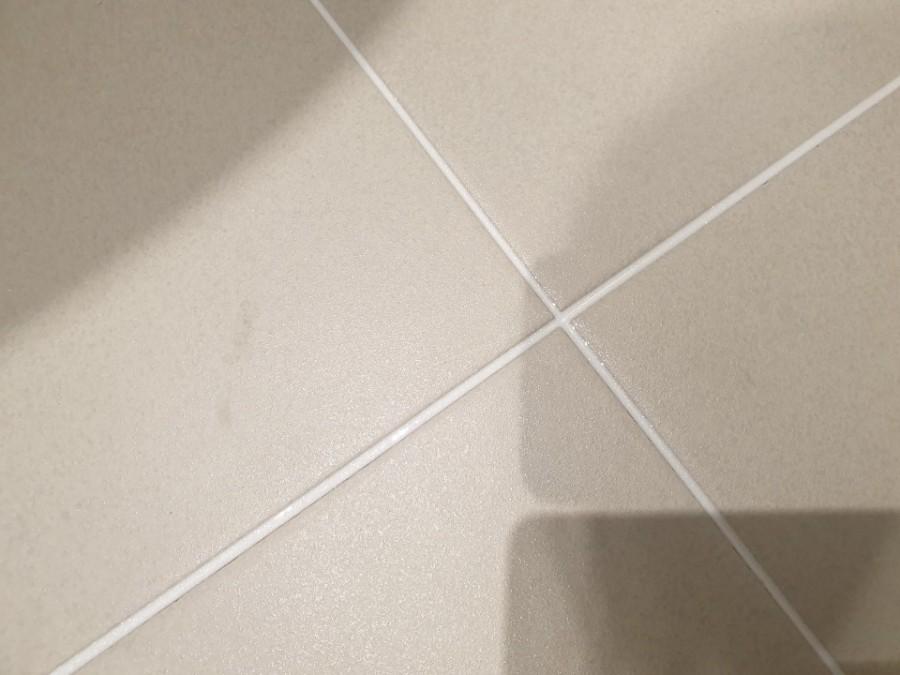 타일 교차 지점의 정교한 라인 처리