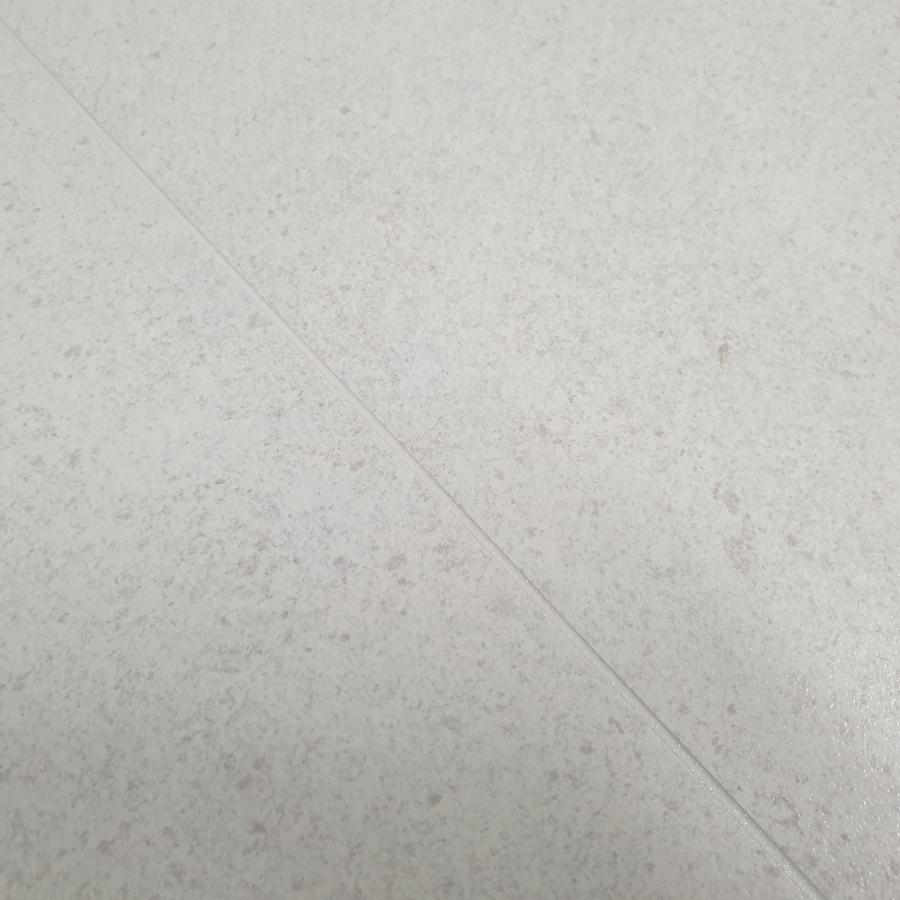 거실 타일의 분위기를 살려준 정교한 조색 작업