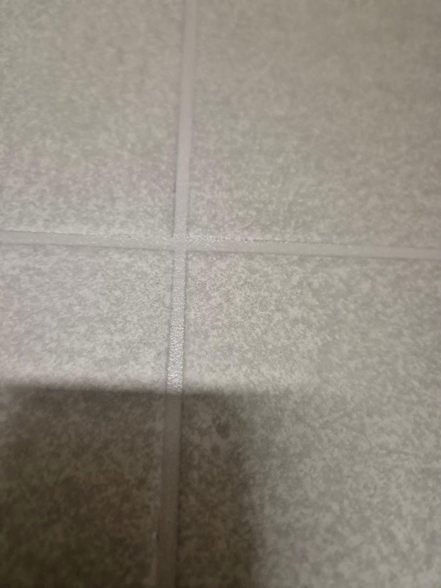 안방 욕실의 세심한 밑 작업 과정