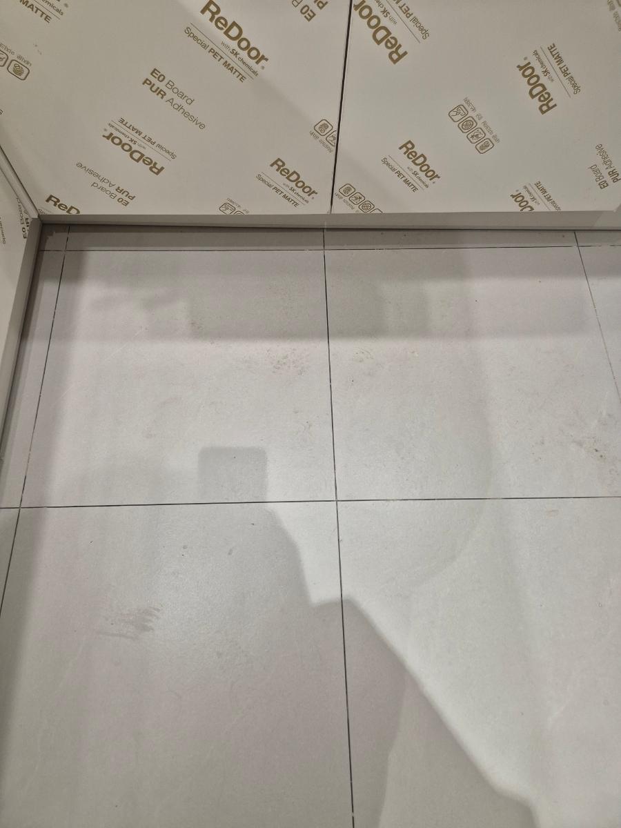 꼼꼼하게 진행되는 공용부 밑 작업