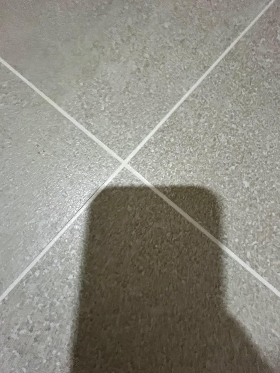바닥 타일 표면 근접 촬영
