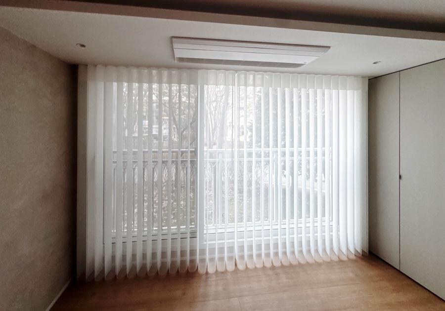 슬랏 각도 조절로 완성한 프라이빗한 시야