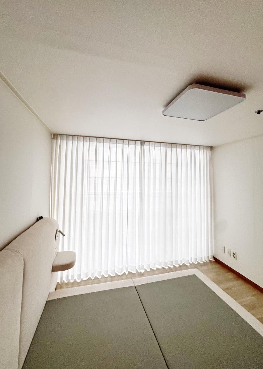 이음선 없이 깔끔하게 떨어지는 원단 라인