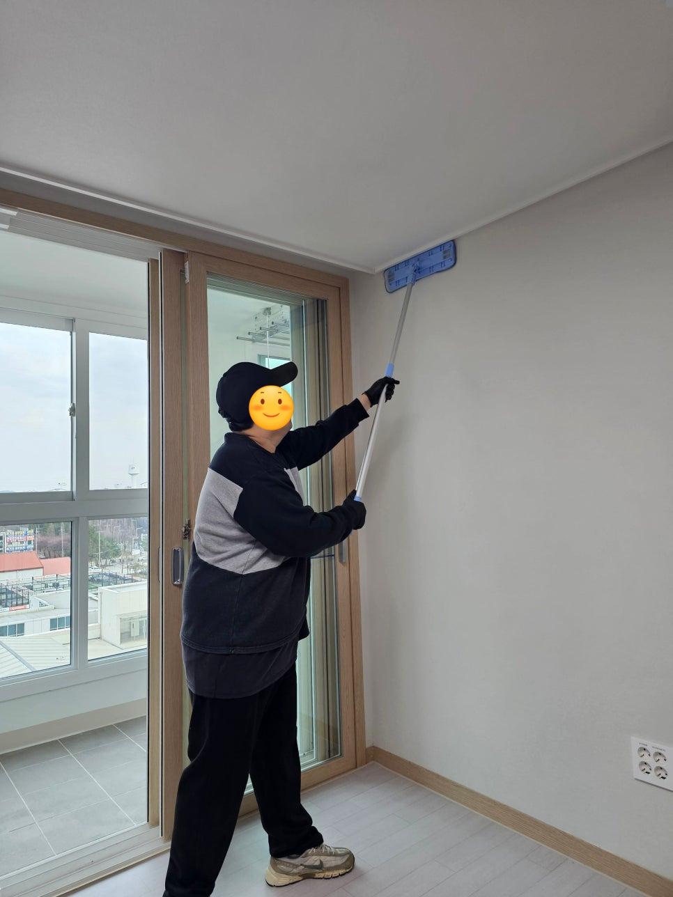 꼼꼼한 확인이 필요한 벽지 구석