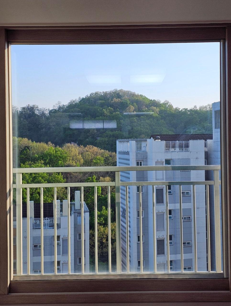 꼼꼼한 환기가 필요한 창호와 발코니 공간