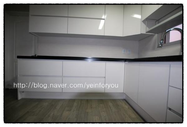 블랙 주방상판 인테리어 시공 사진 · 엘지대리석 블랙버드 상판