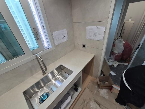 콘크리트 탄성코트 인테리어 시공 사진 · 세라믹 아이보리 콘크리트