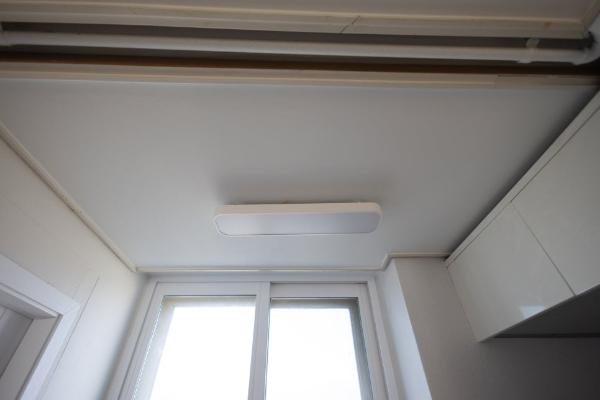 그레이 도배 인테리어 시공 사진 · 개나리 로하스 매트회벽 퓨어그레이 (87456-2)