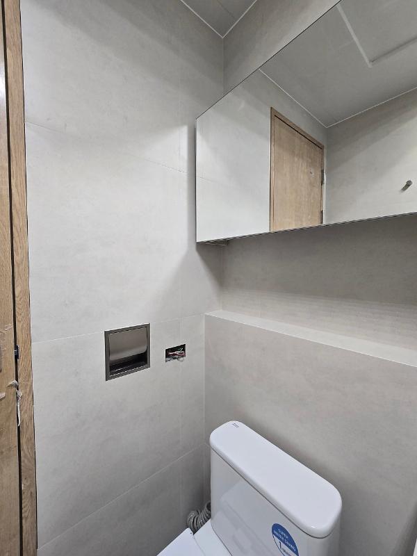 화이트 타일 인테리어 시공 사진 · NEW NEBULA WHITE 600X600 포세린(반무광)