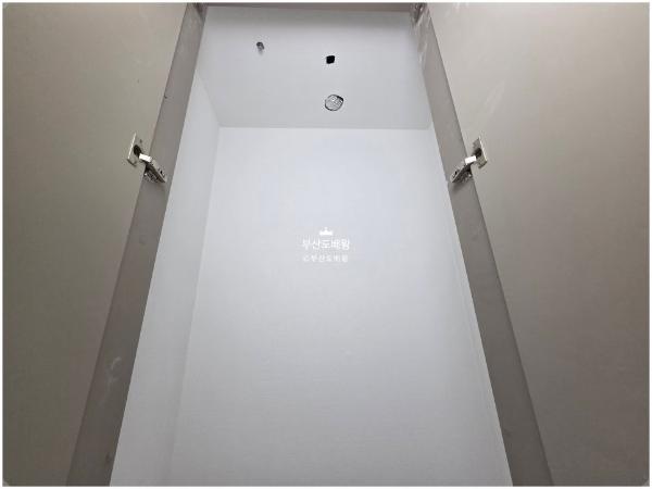 퓨어화이트 도배 인테리어 시공 사진 · 디아망 퓨어화이트