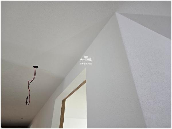 퓨어화이트 도배 인테리어 시공 사진 · 디아망 퓨어화이트