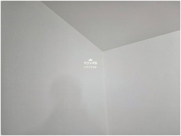 퓨어화이트 도배 인테리어 시공 사진 · 디아망 퓨어화이트