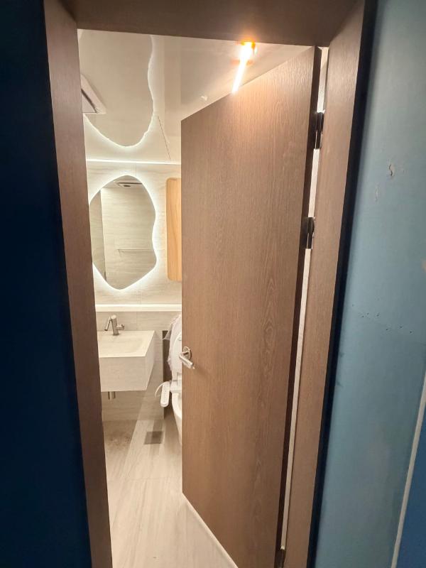 내추럴 우드 필름 인테리어 시공 사진 · 영림 루카화이트