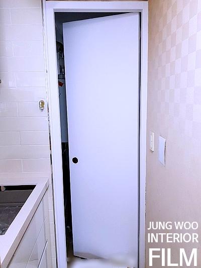 화이트 필름 인테리어 시공 사진 · 화이트 필름
