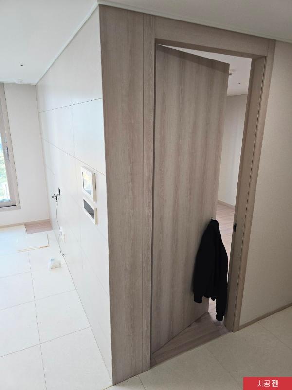 화이트 필름 인테리어 시공 사진 · 영림 인테리어필름 PX451 화이트스톤