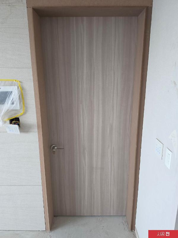 내추럴 우드 필름 인테리어 시공 사진 · 영림 인테리어필름 PW968 영림190 체스트넛