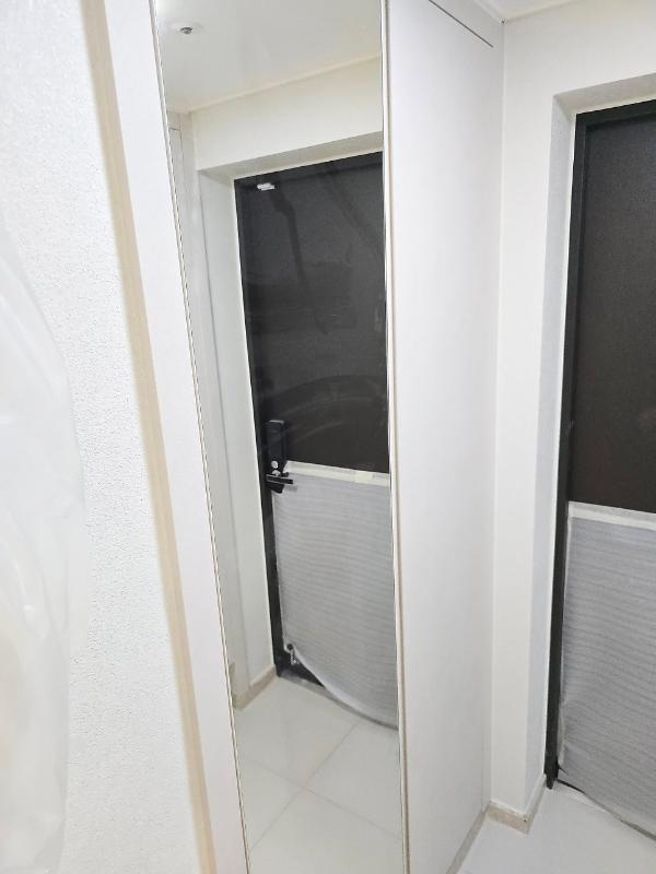화이트 필름 인테리어 시공 사진 · 영림필름 화이트스톤 (PX451)
