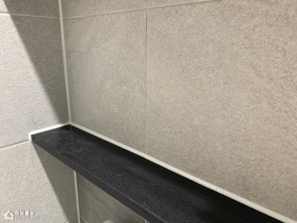 퓨어화이트 타일 인테리어 시공 사진 · 스노우 화이트