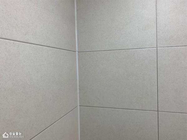 퓨어화이트 타일 인테리어 시공 사진 · 스노우 화이트