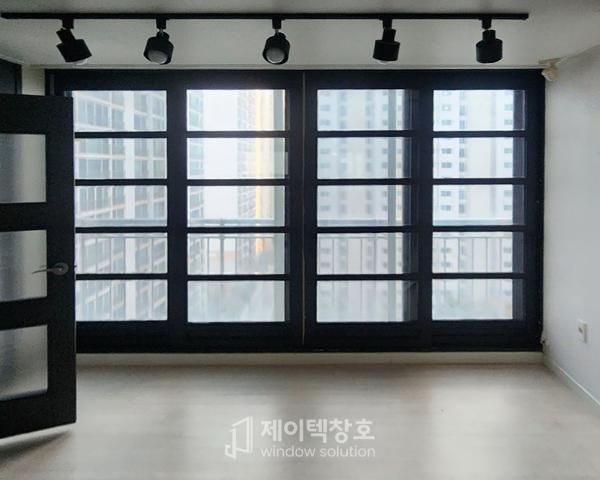 그린·세이지 유리·거울 인테리어 시공 사진 · 두께 26T 투명+투명, 로이+그린 유리