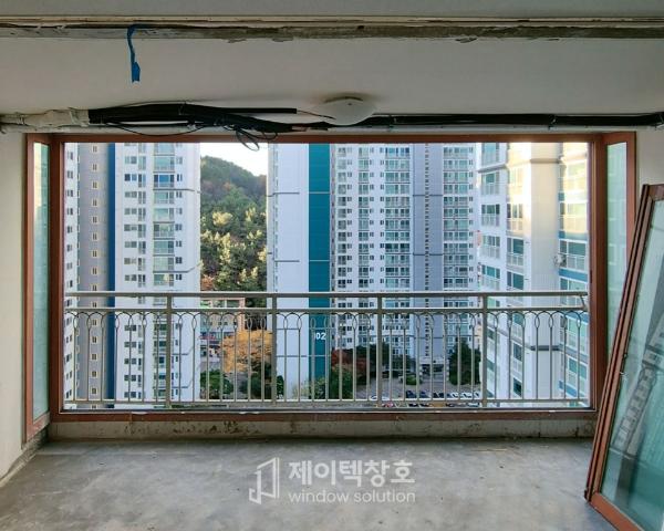 그린·세이지 유리·거울 인테리어 시공 사진 · 두께 26T 로이+그린 유리