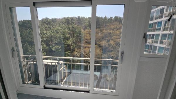 그레이 하드웨어 인테리어 시공 사진 · 파시노 핸들 실버