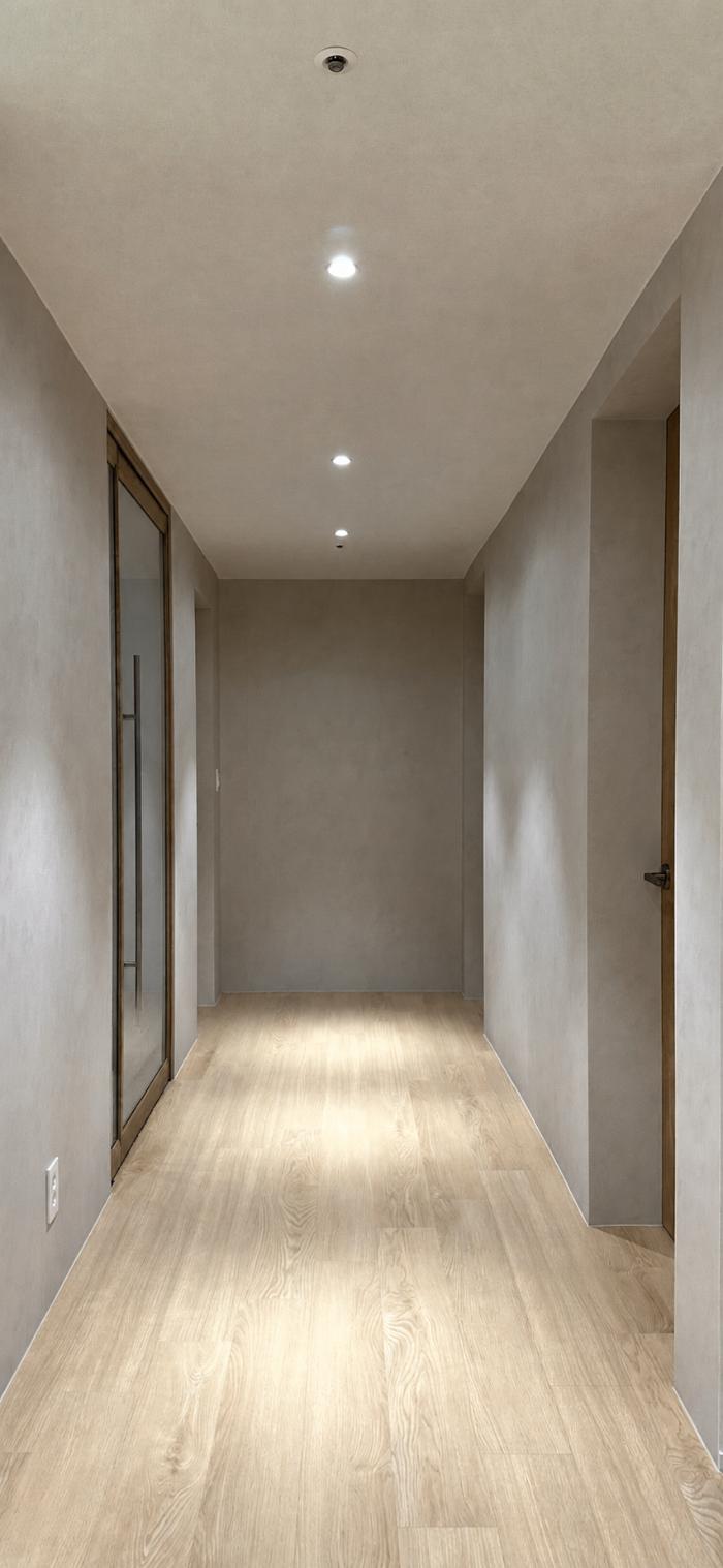 무몰딩·무문선 복도, 방문까지 톤 맞춘 후기