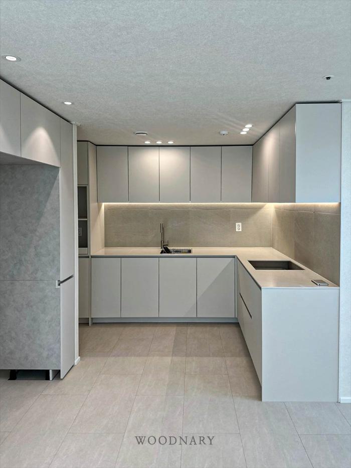 포그그레이와 그라빌라크림으로 채도를 낮춘 주방 | 동분당센트럴파크