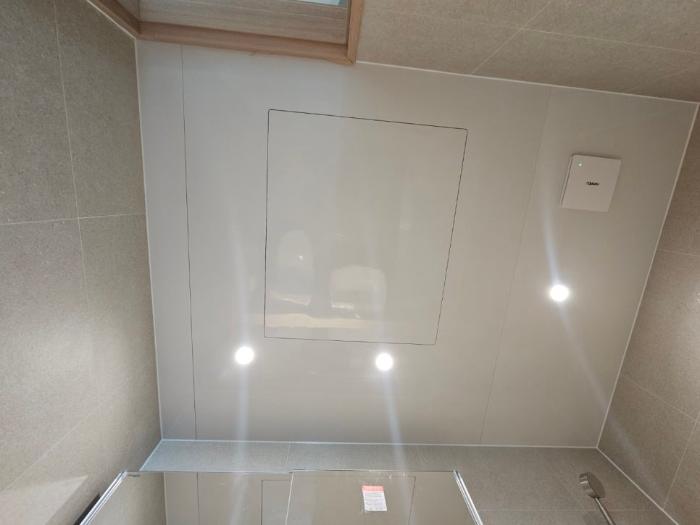 샤워부스를 걷어내고 300x600 도기질 타일로 맞춘 욕실 | 마포구 신수동 경남 아너스빌