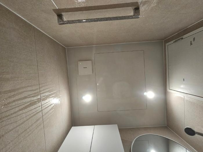 베이지톤 타일 한 장 때문에 다시 본 주방 마감선
