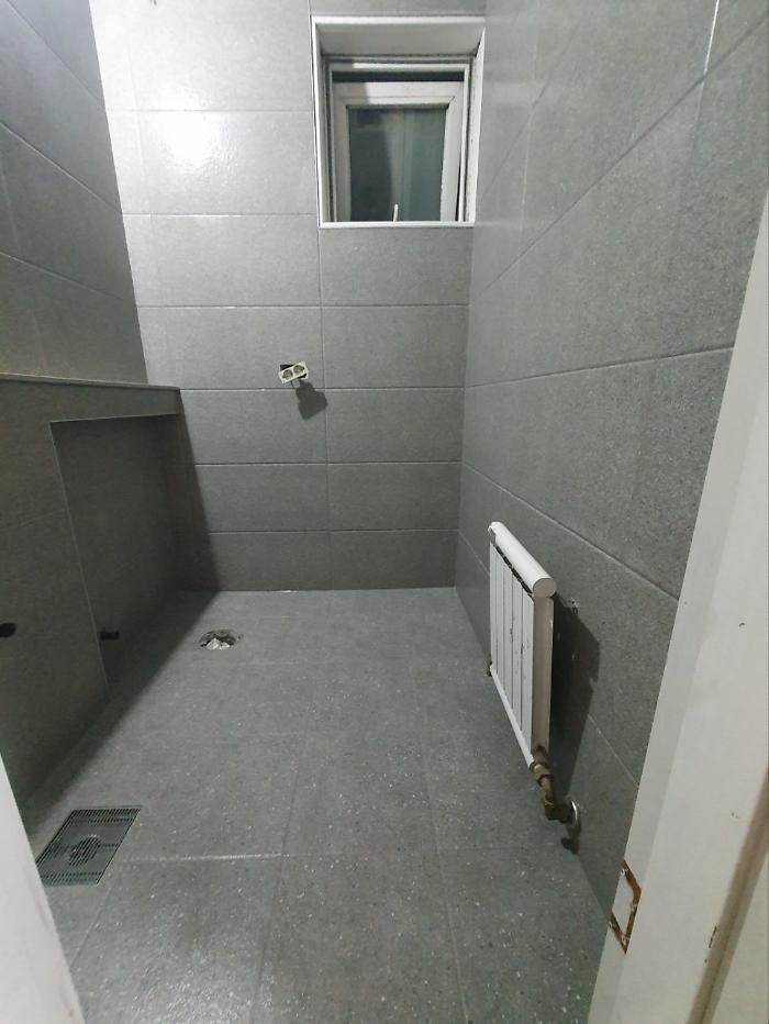 300x600 회색 톤 타일