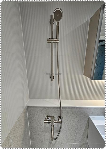 벽돌 균열과 낡은 배관을 걷어내고 조적 젠다이를 세운 욕실 | 강남구 수서동 아파트