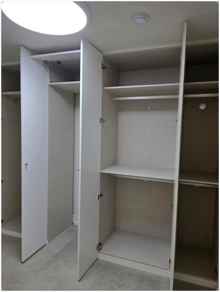 한솔 도브화이트로 맞춘 주방과 수납장 톤온톤 매치 | 평택 아파트