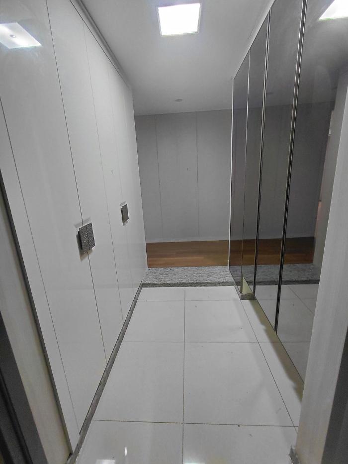 답답했던 벽과 천장을 허물어 넓은 개방감을 찾았어요 | 부산 더샵파크시티 40평형