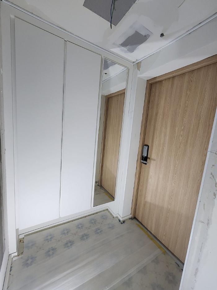 삼성 ZG5020 우드 톤으로 맞춘 샷시와 가구 필름 | 부산 센텀푸르지오